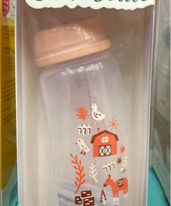 Bình sữa pigeon pp dáng cong hình trang trại 250ml chính hãng tại Chip Chip Luxury Nha Trang