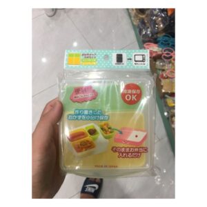 Random Khay đựng thực phẩm chịu nhiệt 4 ô Nhật Bản (Cái)
